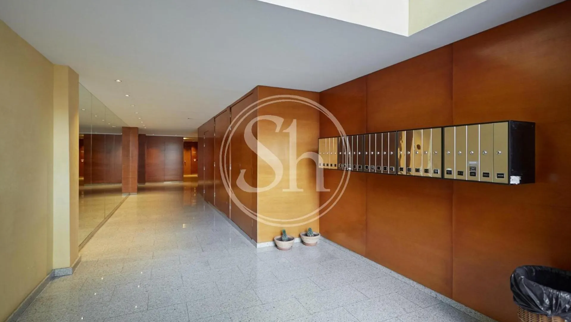 Bonito Alojamiento Cerca De Estacion De Sants Barcelona Apartment
